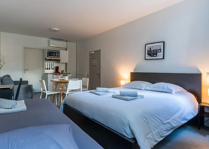 아파트호텔 Blue Bird - Sur Les Ramblas 3*